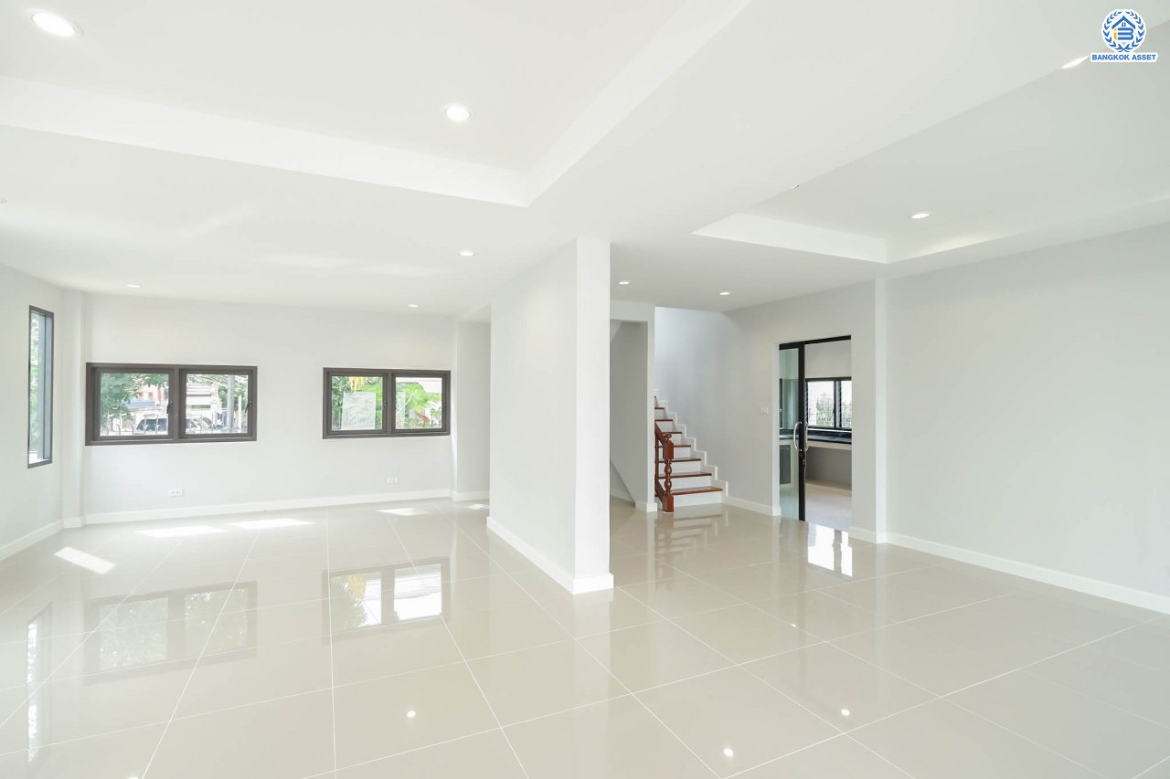 บ้านมือสองตกแต่งใหม่ โครงการ ซอยบรมราชชนนี60 เนื้อที่ 69.3 ตร.ว. พื้นที่ใช้สอย 236 ตร.ม. ฟังก์ชัน 3 ห้องนอน 3 ห้องน้ำ จอดรถได้ 2 คัน บนทำเลเดินทางสะดวก เชื่อมต่อหลายเส้นทาง  ใกล้เซ็นทรัลปิ่นเกล้า และทางคู่ขนานลอยฟ้าบรมราชชนนี